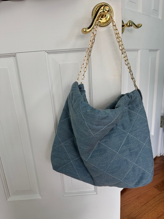 Marc Jacobs Handbags - Marc Jacobs Quilted Teal Shoulder Bag with Gold Chain